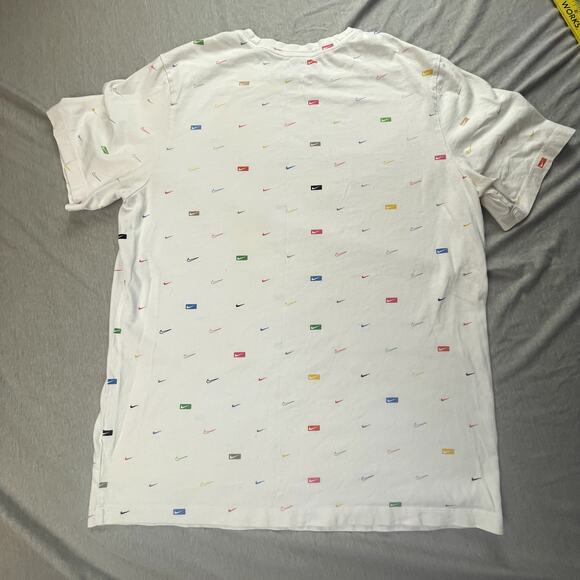 Nike Shirt Mens Large White Swoosh Short Sleeve Logo All Over Print Tee - Picture 2 of 7